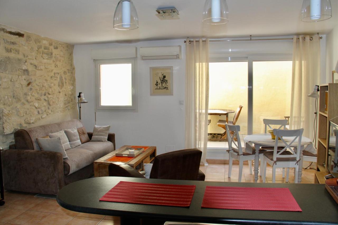 Agreable Maison De Ville Eyragues Экстерьер фото