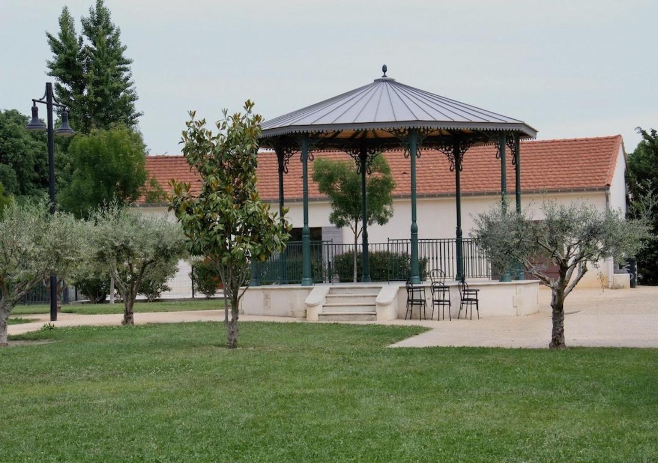 Agreable Maison De Ville Eyragues Экстерьер фото